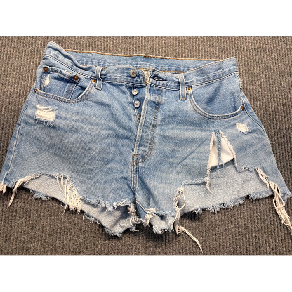 Levis 501 Original Light Wash Distressed Denim Cut Off Shorts W32 56327-0193